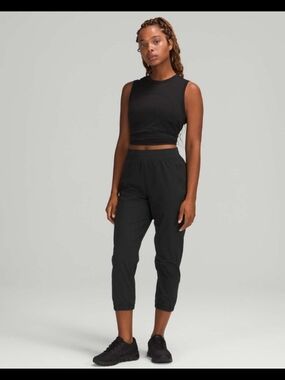 Lululemon Adapted State High-Rise Jogger Crop Black size 8
